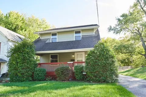 990 Baird St, Akron, OH 44306