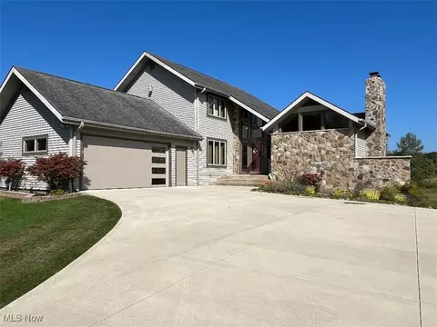 6421 Weaver Rd, Conneaut, OH 44030