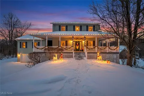 213 Canfield Dr, Chardon, OH 44024