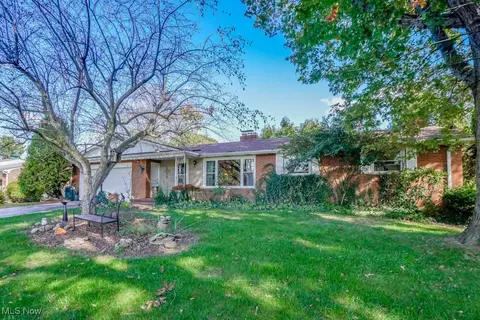 1010 Las Olas Blvd NW, North Canton, OH 44720