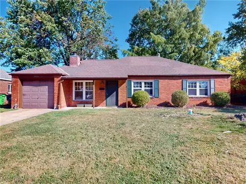 559 Sycamore Dr, Euclid, OH 44132