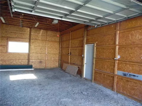 609 Lambert St, Belpre, OH 45714 photo 6