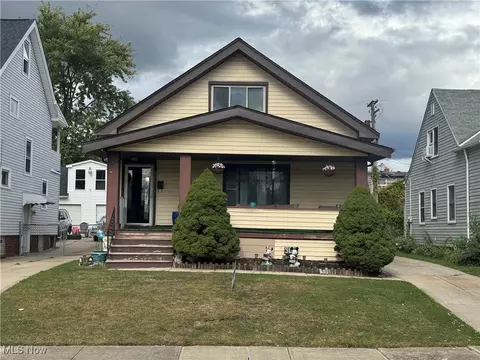 9011 Park Heights Ave, Garfield Heights, OH 44125