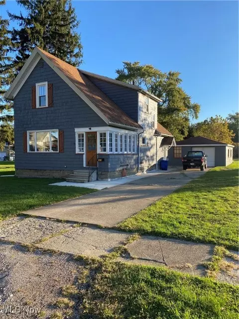 474 Sherman St, Conneaut, OH 44030