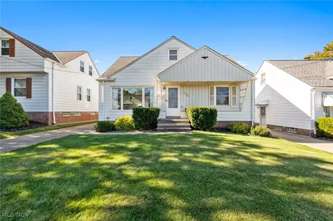 5384 E 132nd St, Garfield Heights, OH 44125