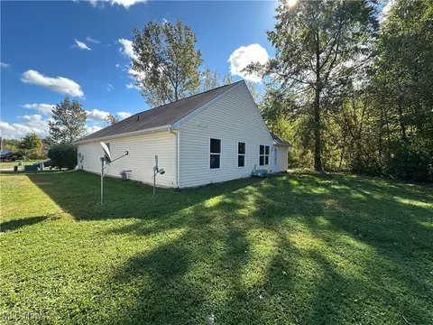 2207 Anthony Ave, Ashtabula, OH 44004 photo 4
