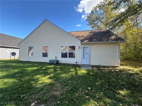 2207 Anthony Ave, Ashtabula, OH 44004 photo 3