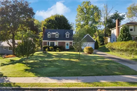 426 38th St NW, Canton, OH 44709