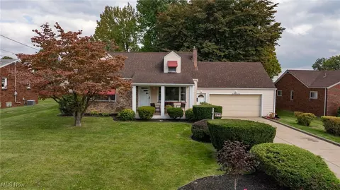 575 Breetz Dr, Campbell, OH 44405