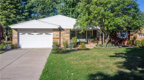 1856 Bremerton Rd, Lyndhurst, OH 44124
