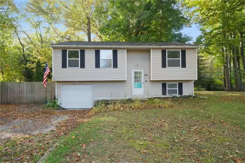 6242 Maxwell Dr, Madison, OH 44057