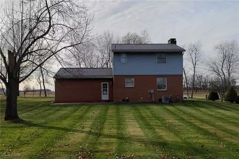 Exterior - 620 Scioto Ave NW, Brewster, OH 44613 photo 5 of 8