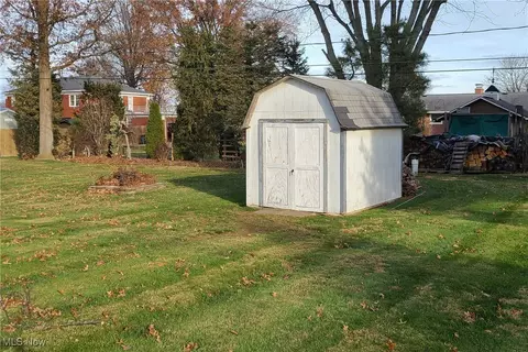 Exterior - 620 Scioto Ave NW, Brewster, OH 44613 photo 6 of 8