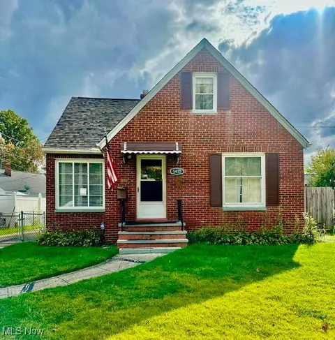 5415 Pelham Dr, Parma, OH 44129