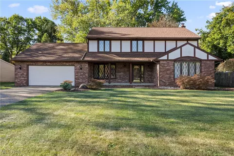 1711 Gulf Rd, Elyria, OH 44035