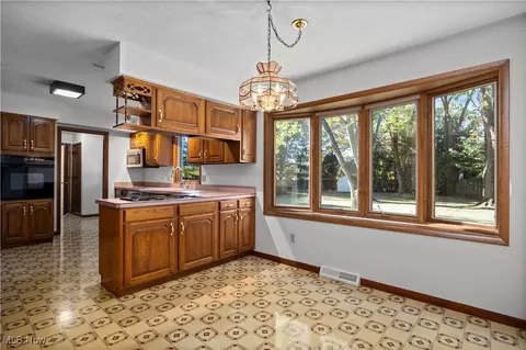 1711 Gulf Rd, Elyria, OH 44035 photo 12