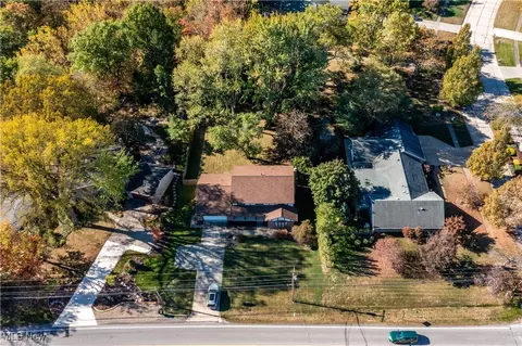 1711 Gulf Rd, Elyria, OH 44035 photo 3