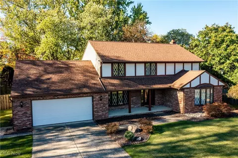 1711 Gulf Rd, Elyria, OH 44035 photo 2