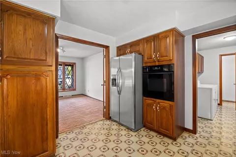 1711 Gulf Rd, Elyria, OH 44035 photo 16