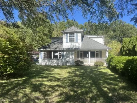 8629 Huntley Dr SE, Warren, OH 44484