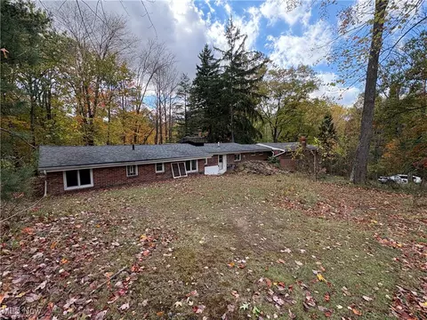 9991 Gardenside Dr, Waite Hill, OH 44094