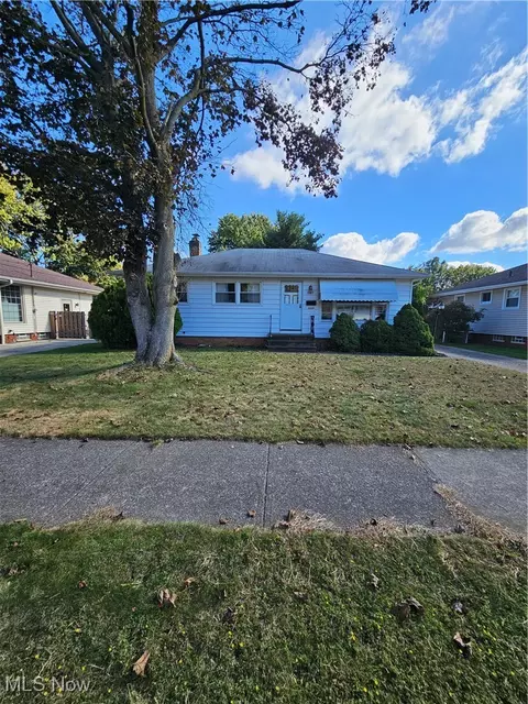 6369 Anita Dr, Parma Heights, OH 44130