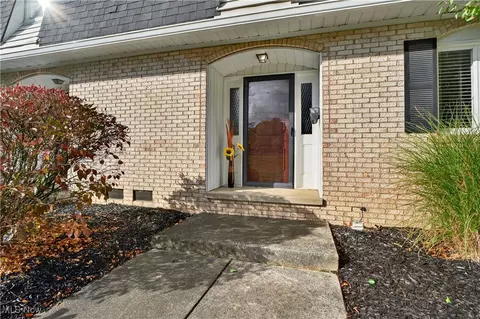 824 S Chillicothe Rd #11, Aurora, OH 44202