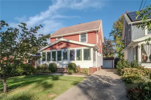 4463 S Hills Dr, Cleveland, OH 44109