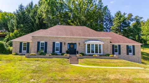 47728 Morningside Dr, Saint Clairsville, OH 43950