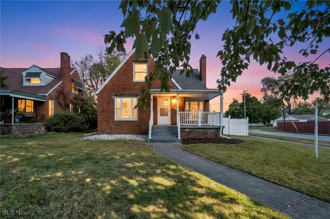 6704 Charles Ave, Parma, OH 44129