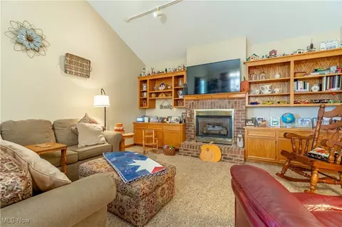 Living - 90480 Kilgore Ridge Rd, Scio, OH 43988 photo 2 of 2