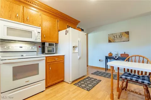 Kitchen - 90480 Kilgore Ridge Rd, Scio, OH 43988 photo 2 of 5