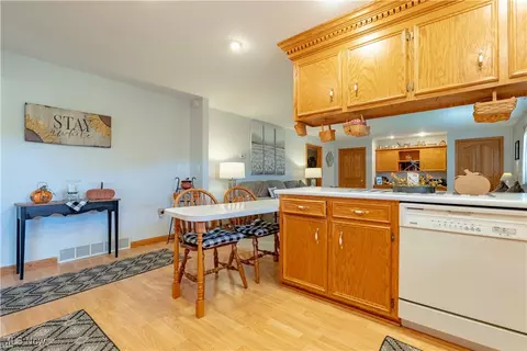 Kitchen - 90480 Kilgore Ridge Rd, Scio, OH 43988 photo 1 of 5