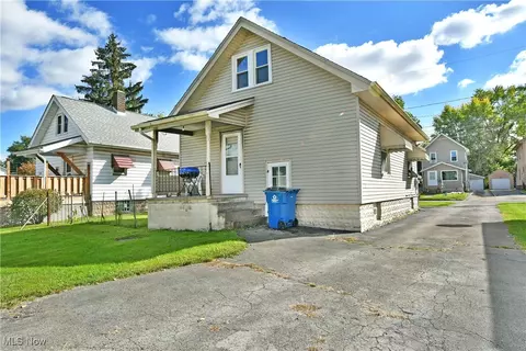 227 Maplewood Ave, Struthers, OH 44471 photo 5