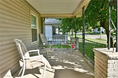 227 Maplewood Ave, Struthers, OH 44471 photo 12