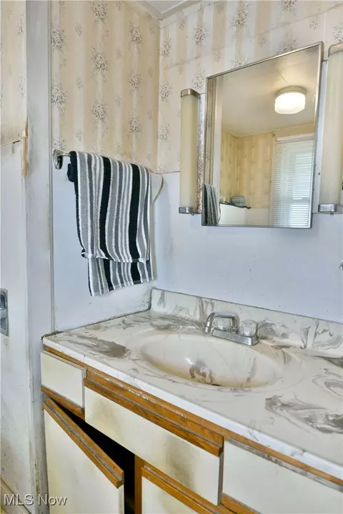 227 Maplewood Ave, Struthers, OH 44471 photo 34