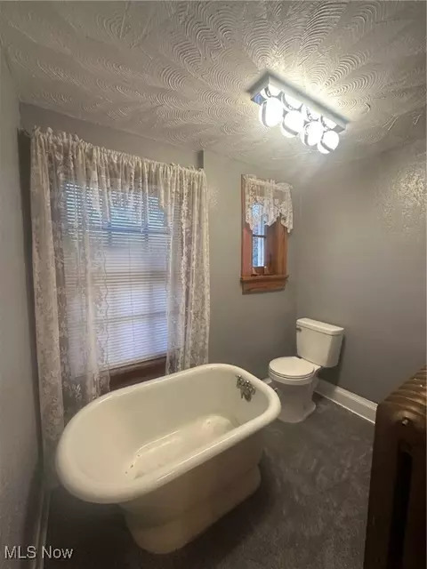 Bath - 1172 W 7th St, Lorain, OH 44052 photo 3 of 3