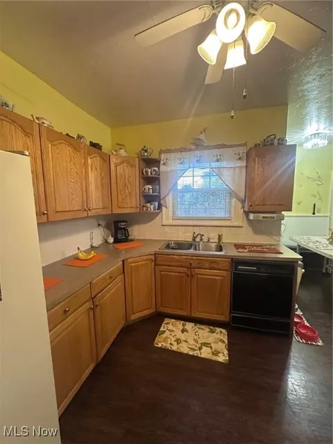 Kitchen - 1172 W 7th St, Lorain, OH 44052 photo 3 of 3