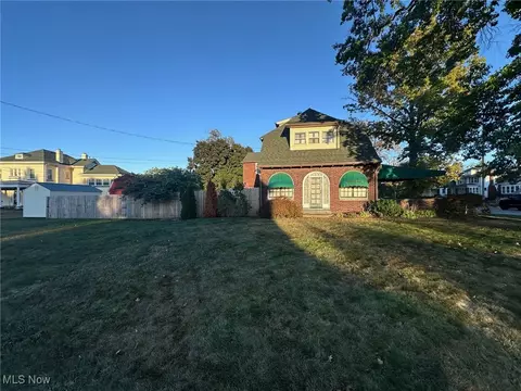 Exterior - 1172 W 7th St, Lorain, OH 44052 photo 3 of 8