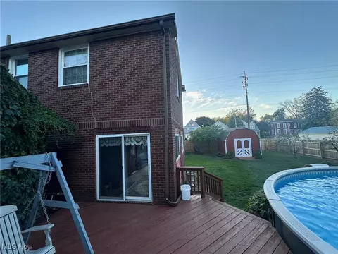 Exterior - 1172 W 7th St, Lorain, OH 44052 photo 7 of 8