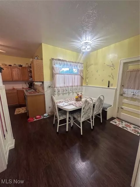 Dining - 1172 W 7th St, Lorain, OH 44052 photo 2 of 2