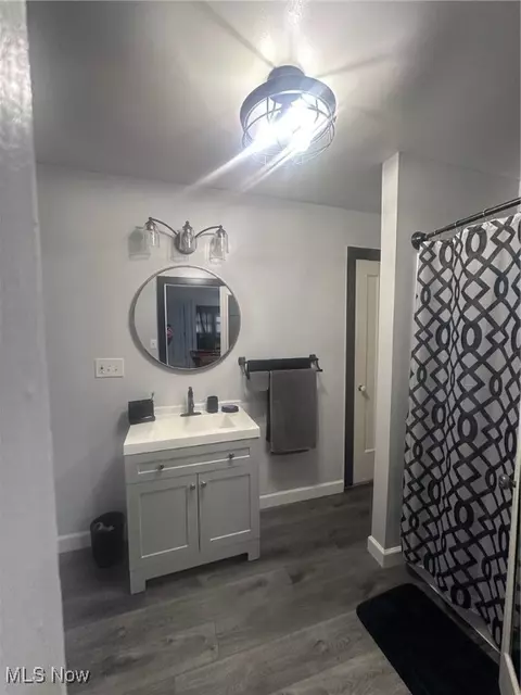Bath - 1172 W 7th St, Lorain, OH 44052 photo 2 of 3