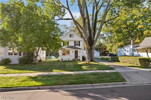 1348 Grant Ave, Cuyahoga Falls, OH 44223