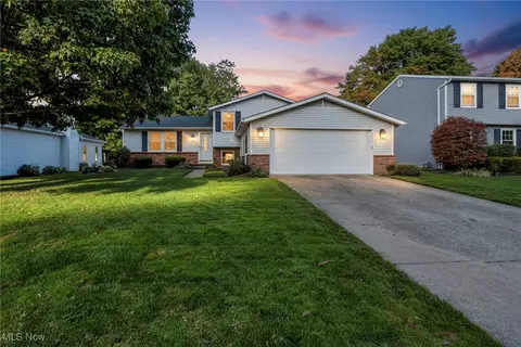 5786 Marine Pkwy, Mentor On The Lake, OH 44060