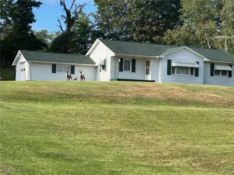 18284 National Rd, Gratiot, OH 43740