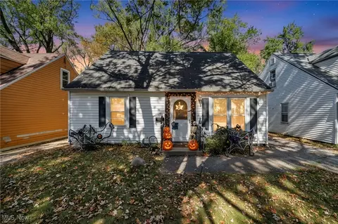 18614 Homeway Rd, Cleveland, OH 44135