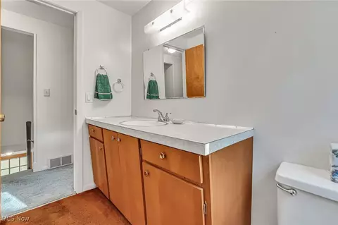 Bath - 35690 Solon Rd, Solon, OH 44139 photo 3 of 4