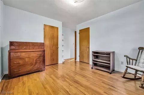 Bedroom - 35690 Solon Rd, Solon, OH 44139 photo 3 of 6