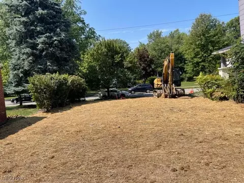 1005 Woodview Rd, Cleveland Heights, OH 44121