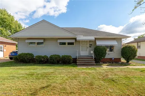 6413 Alexandria Dr, Parma Heights, OH 44130